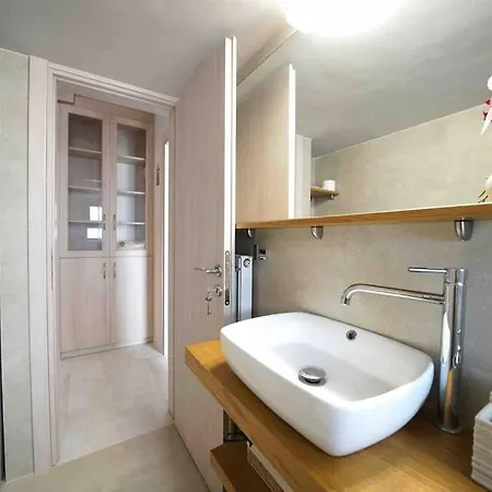 Apartment υπέροχο νέο ρετιρέ στην γλυφάδα *